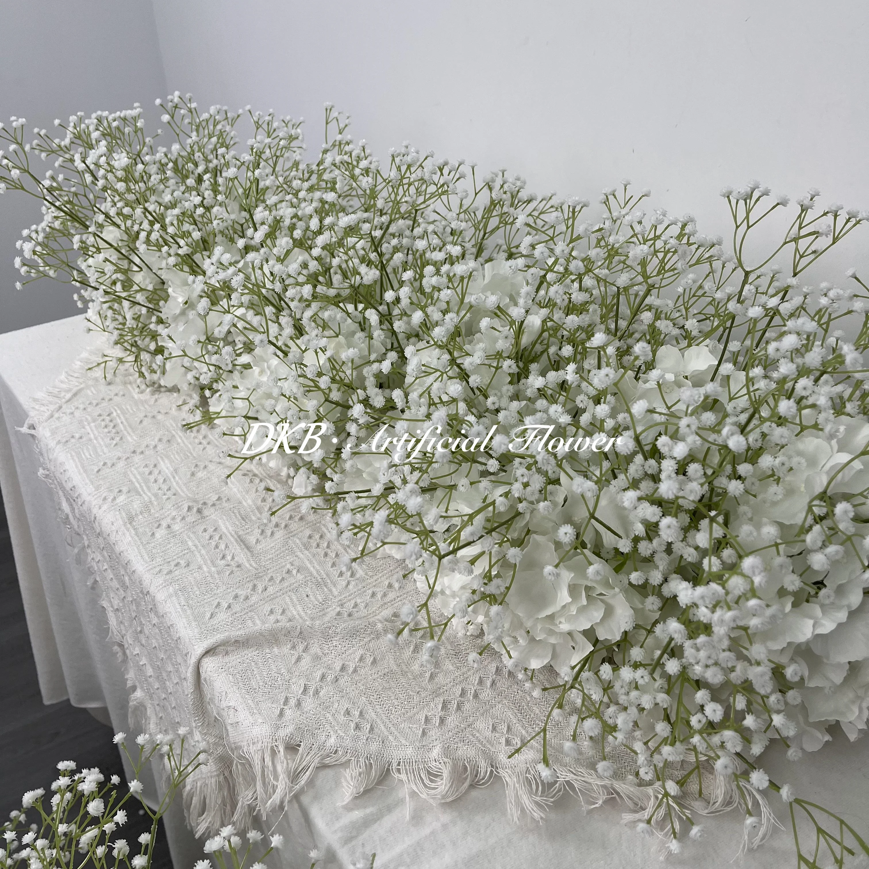 DKB Factory spot wholesale fast delivery babies breath faux flowers artificial rose babys breath flowers for decoration