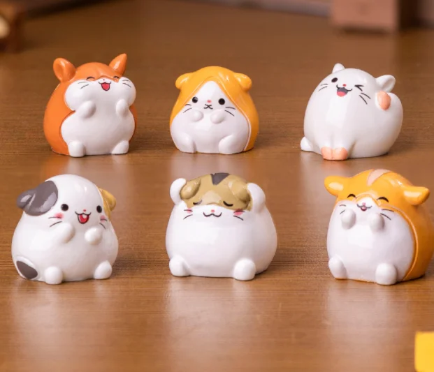 Маленькая фигурка из смолы