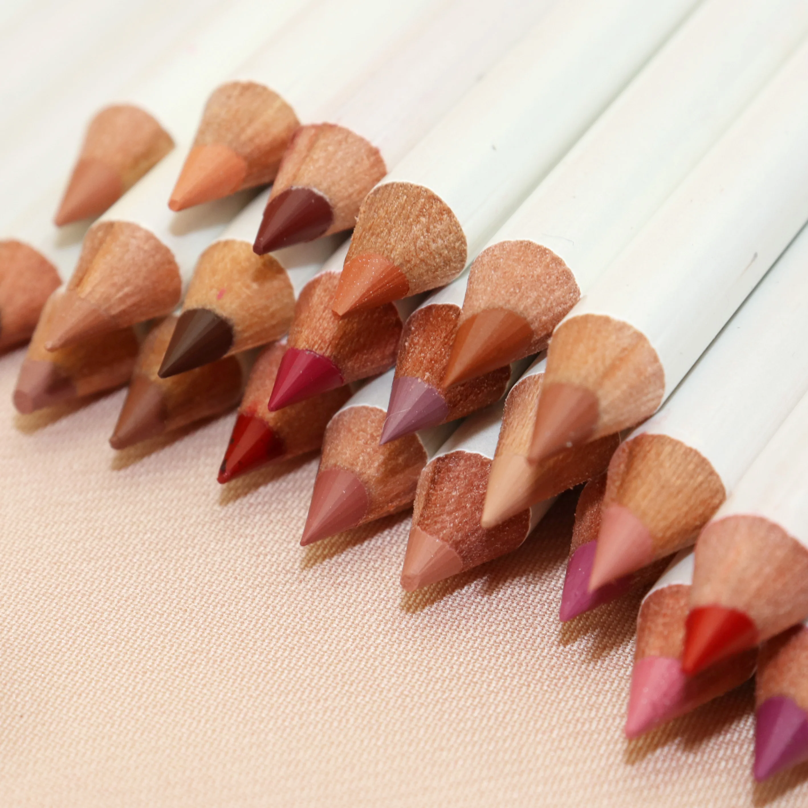 Wholesale Private Label Vegan Lip Pencil Waterproof Lip Liner Pigmented Lipliner
