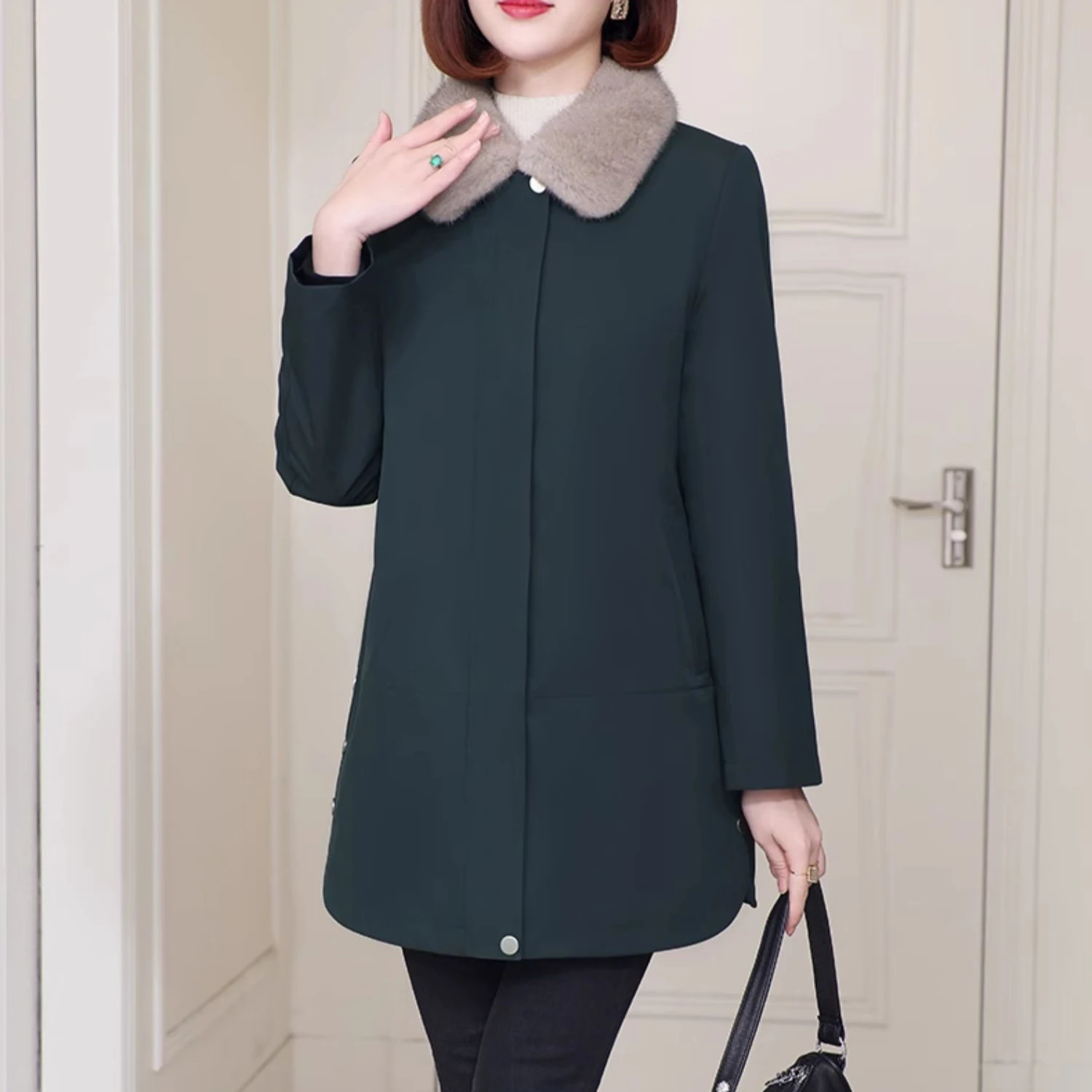 Custom Ladies Elegant Parka Jacket Long Sleeves Khaki Thick Warm Winter Parka Coats Women