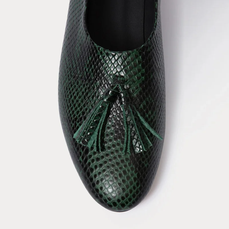 2024 Custom Genuine Leather Ladies Loafer Shoes Light Weight Hard-Wearing Snake Pattern Flat Heel Loafers for Autumn Season