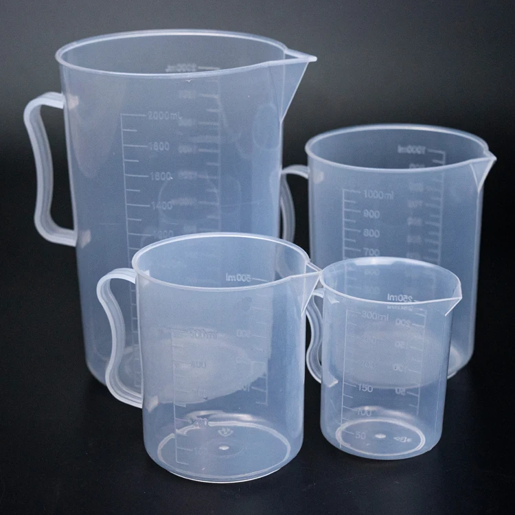 Высококачественный 250 мл 500 мл 1000 мл пластиковый мерный кувшин с ручкой