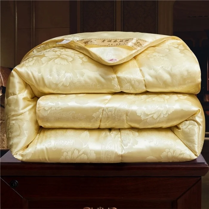 Home hotel winter wholesale duvet jacquard mulberry silk comforter