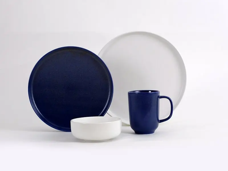 Cheap price dinnerware plate hand painted round crockery ceramic dinner set for hotel