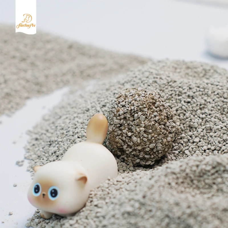 Natural Crushed Bentonite Cat Litter 1.5mm Granules with Zeolite Activated Charcoal Eco-Friendly Effective Cat Waste Management