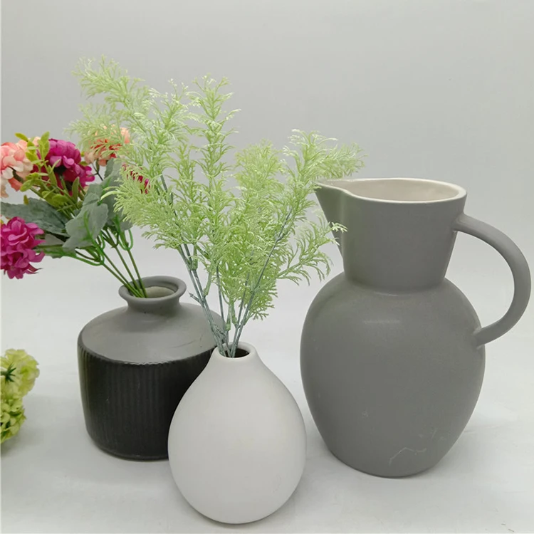 2021 New Design Hammered Ceramic White Flower Vase Ceramic Clay Vases Galvanized White Square Vases