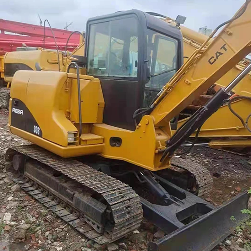 Small 6-ton second-hand excavator Carter 306 Japanese-made machine sold at low price.
