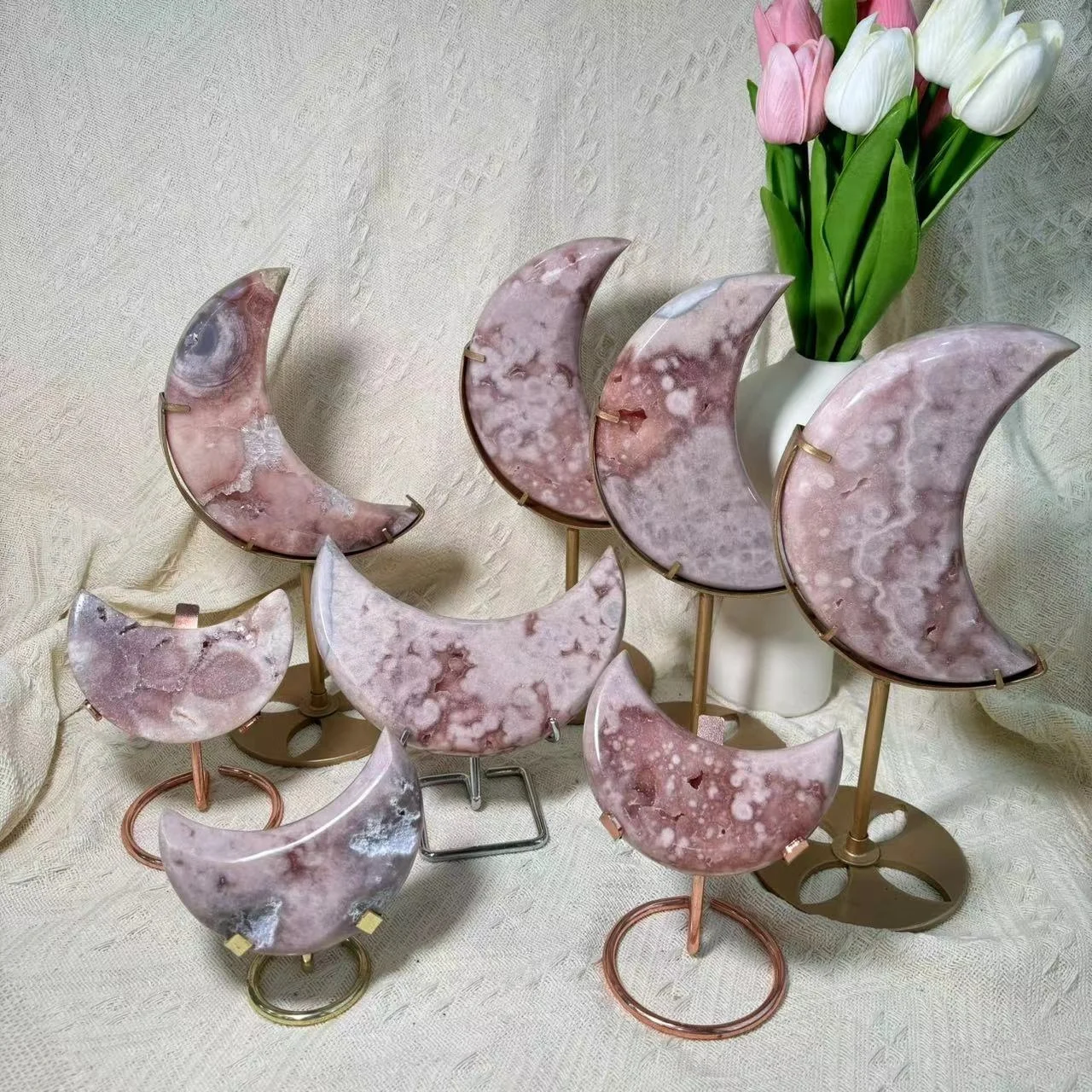 High Quality Natural Pink Amethyst Stones Wholesale Caved Crystal Healing Moon Carving Pink Amethyst Moon For Decoration