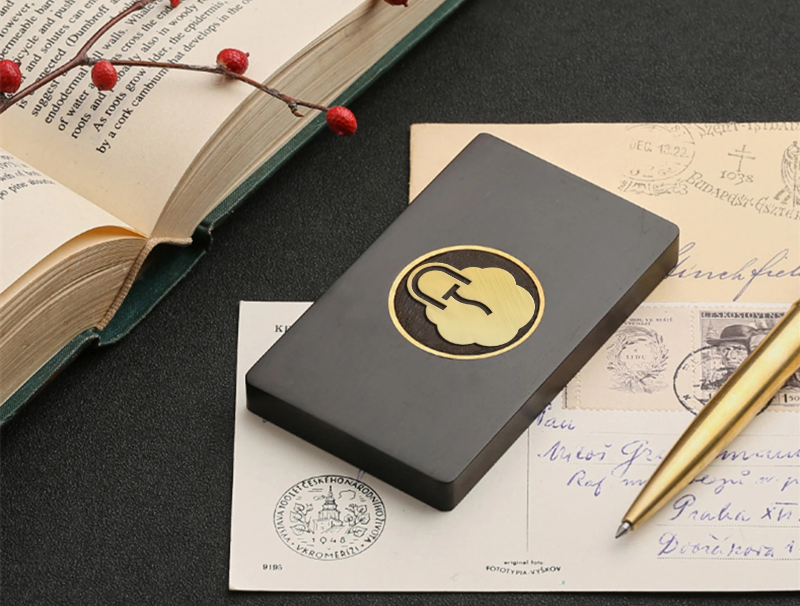 
2021 Hot Sale Special Customizable Gifts Birthday New Year Gift Rosewood Business Card Holder 