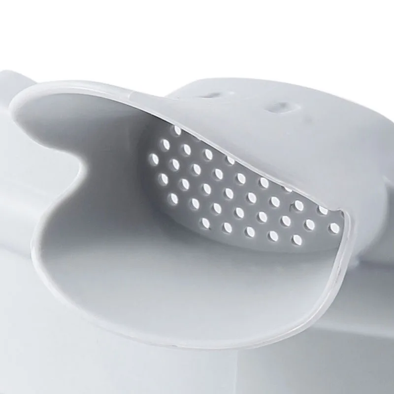 TPR Material Water Filter for Pots and Pans Curved Design Kitchen Tools Home Use