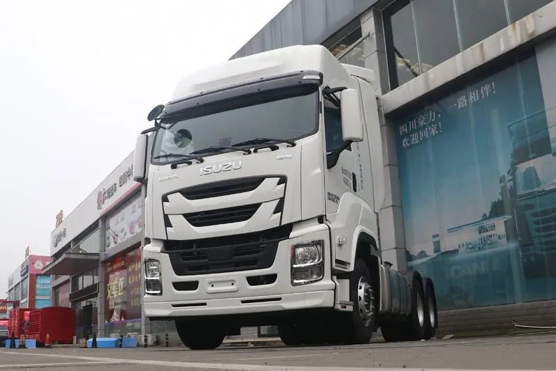 ISUZU GIGA VC61 6x4 460HP Tractor Head Isuzu prime mover