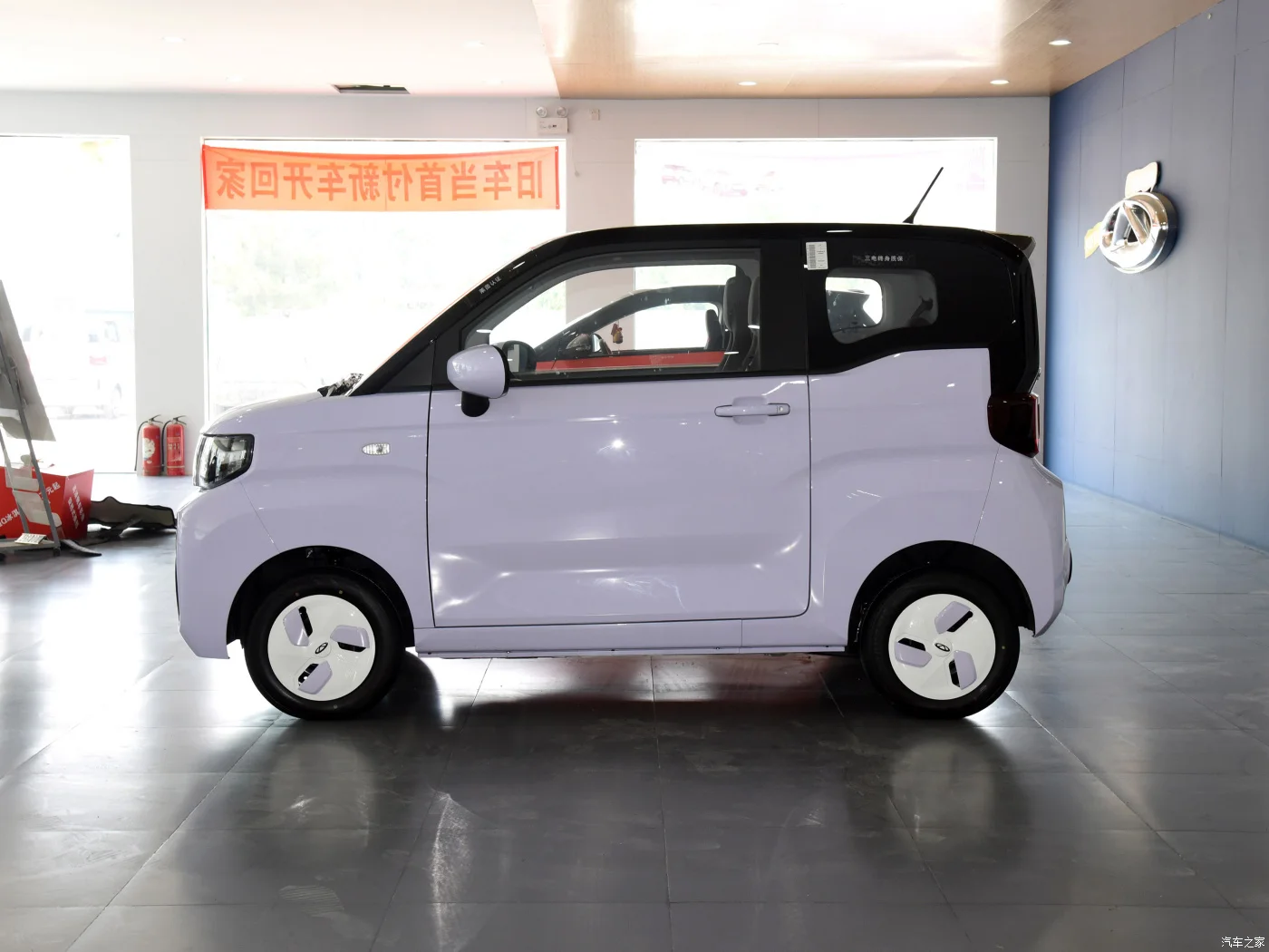 Hot selling Chinese mini electric car Chery QQ ice cream cheap 4 seater 4 door small mini