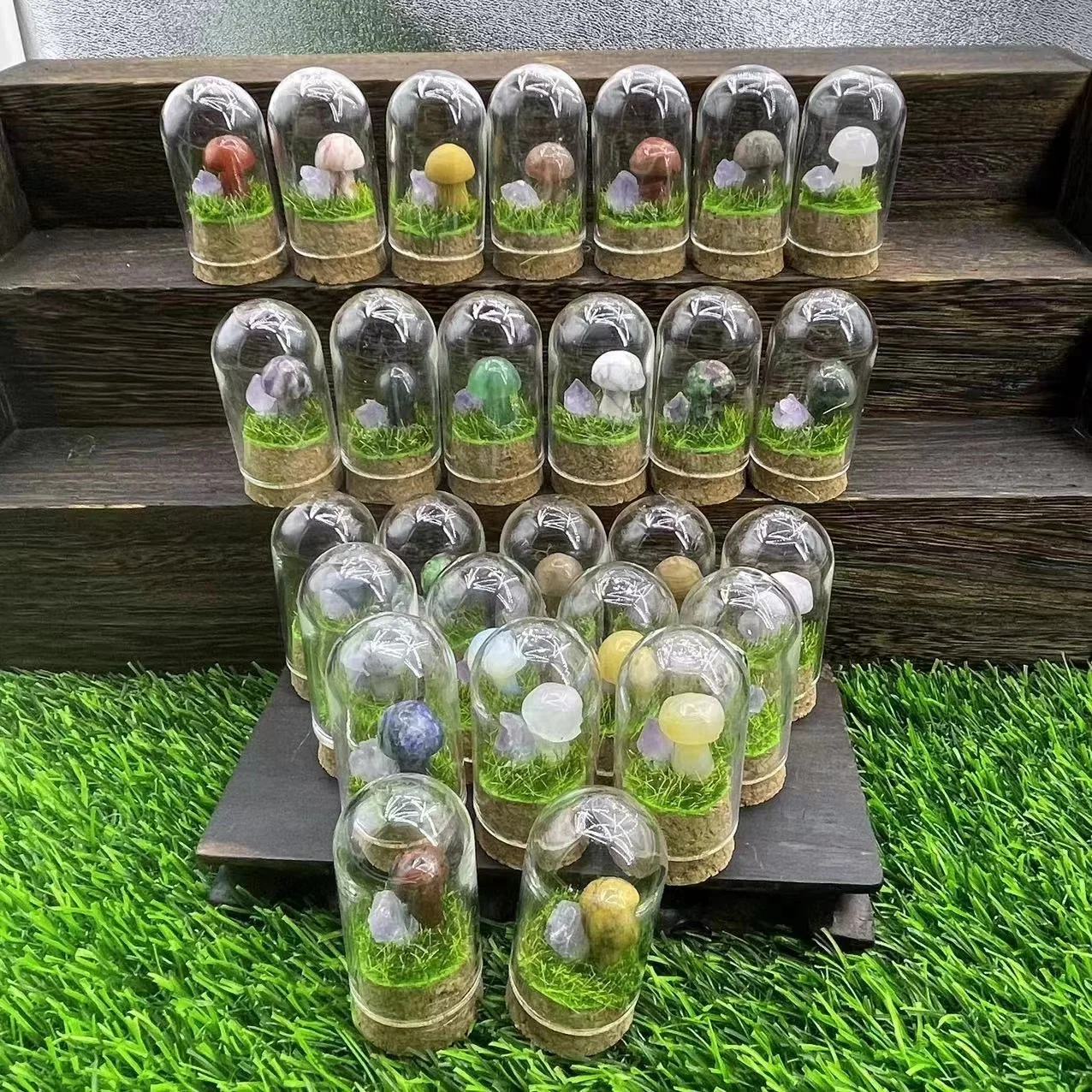 Factory Price Wholesale Natural Crystal Crafts Mini Crystal Mushroom With Glass House For Home Decoration