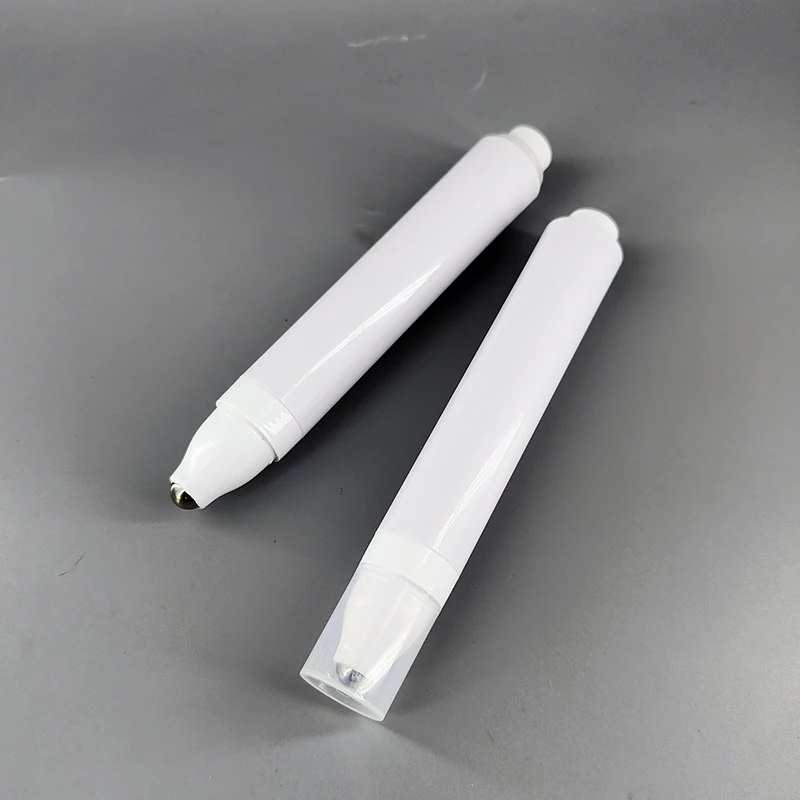 Hot sale 15ml cosmetic roll-on bottle empty airless bottles lockable 10ml eye cream massage container with S/S roller applicator