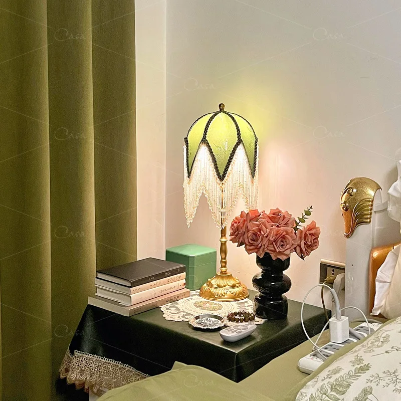 Lumind European luxury vintage Crystal tassel table lamp indoor living room bedside decor lighting lamp lampada da tavolo