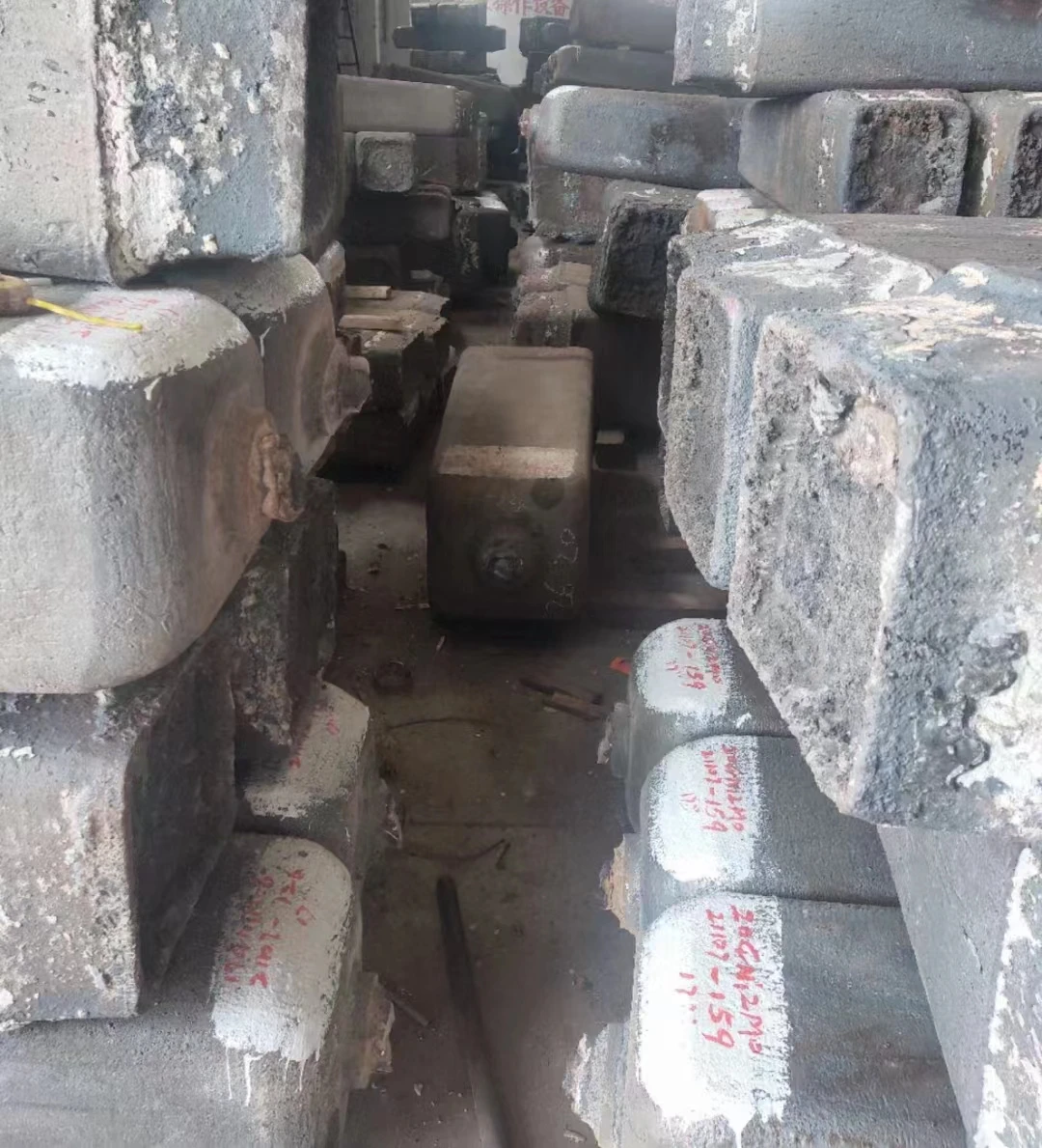 Cr12Mo1v1 SKD10 D2 1,2379 Кованый Стальной слиток, отслоенный Круглый стальной круглый стержень, кованая котельная сталь