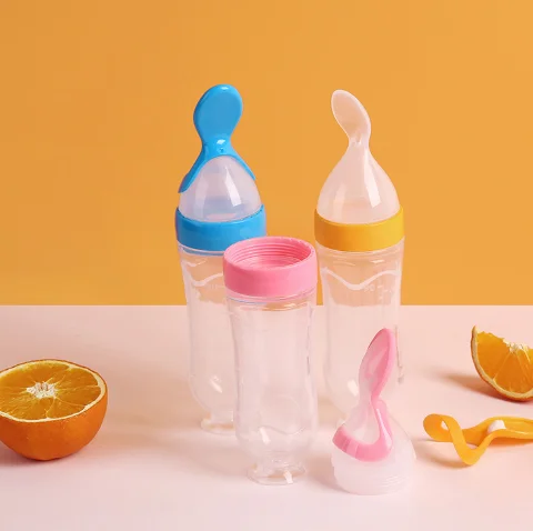 Hot Sell Biberones De Bebes Silicone Squirt Squeeze Baby Feeding Bottle with Spoon