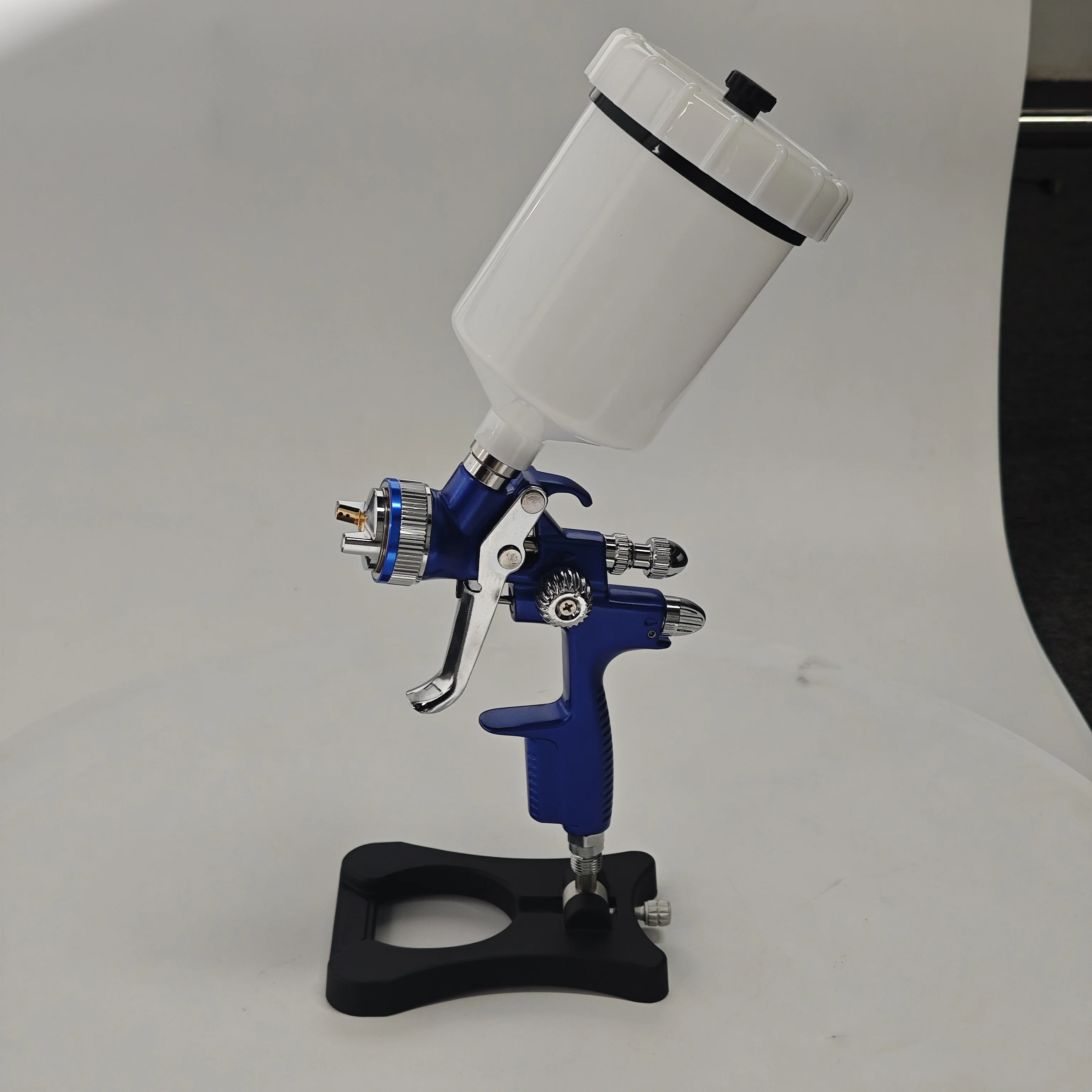 1.1MM ONE HEAD PAINTING SPRAY GUN No. LYH-G-P06 CHROME SPRAYER FOR METAL PLASTIC SURFACE TREATMENT