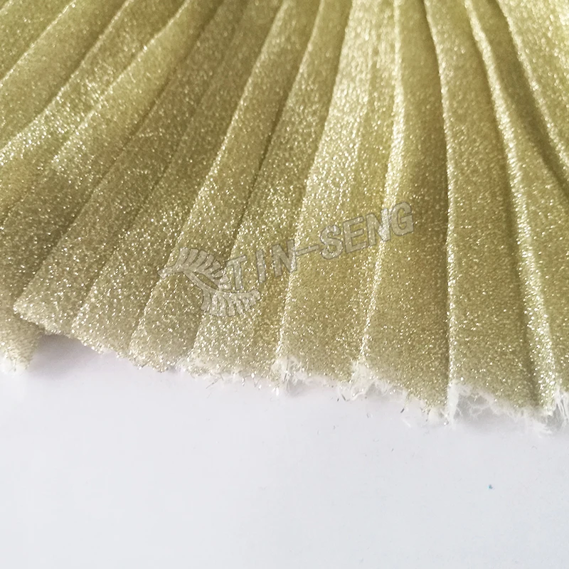 Wrinkled Silver Metallic Yarn Knit Fabric for Skirt