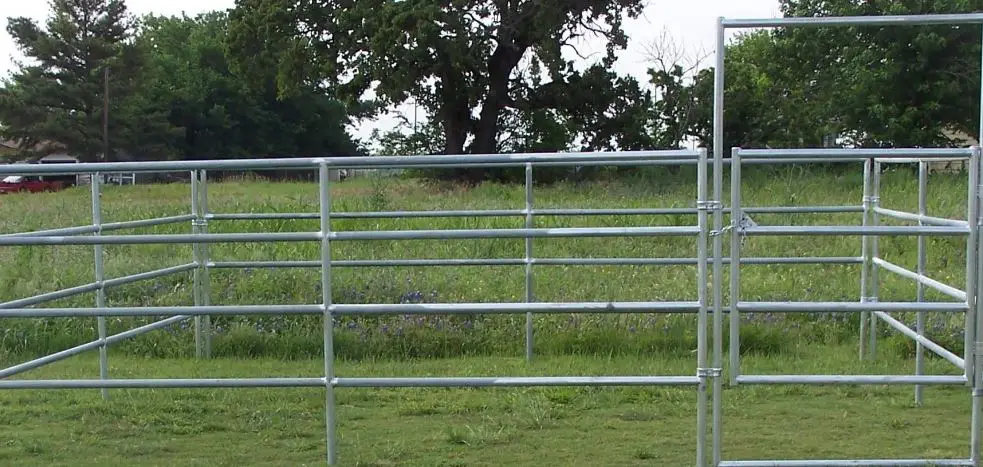 Galvanized Wire Mesh Cattle Fence for Horse factory 2021 new arrival galvanized steel horse round pen arena corral fence panels