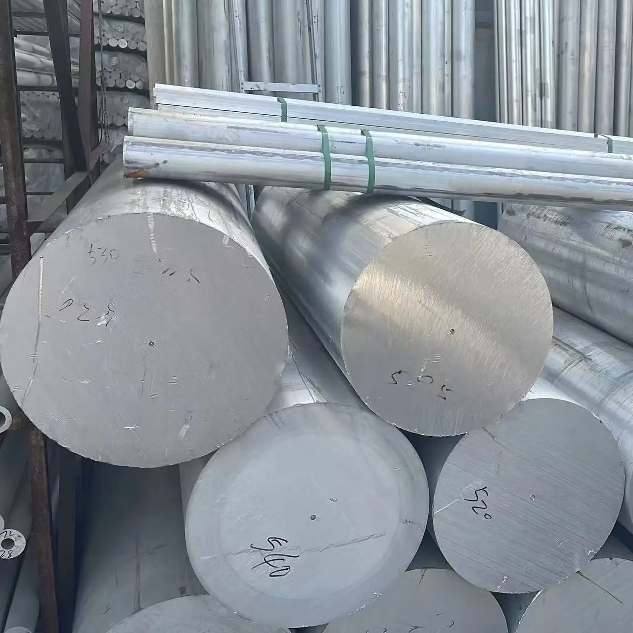 Aluminium Customized Grade 2A12-T4 6061 6062 7075-T651 Rod Size Aluminum Alloy Round Rod