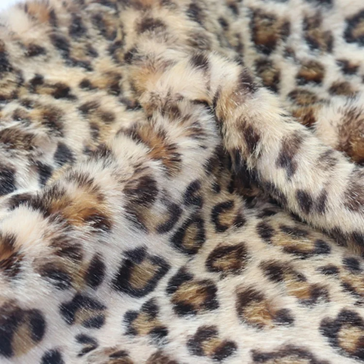 Высококачественная дешевая плюшевая ткань из 100% полиэстера с леопардовым принтом из искусственного меха