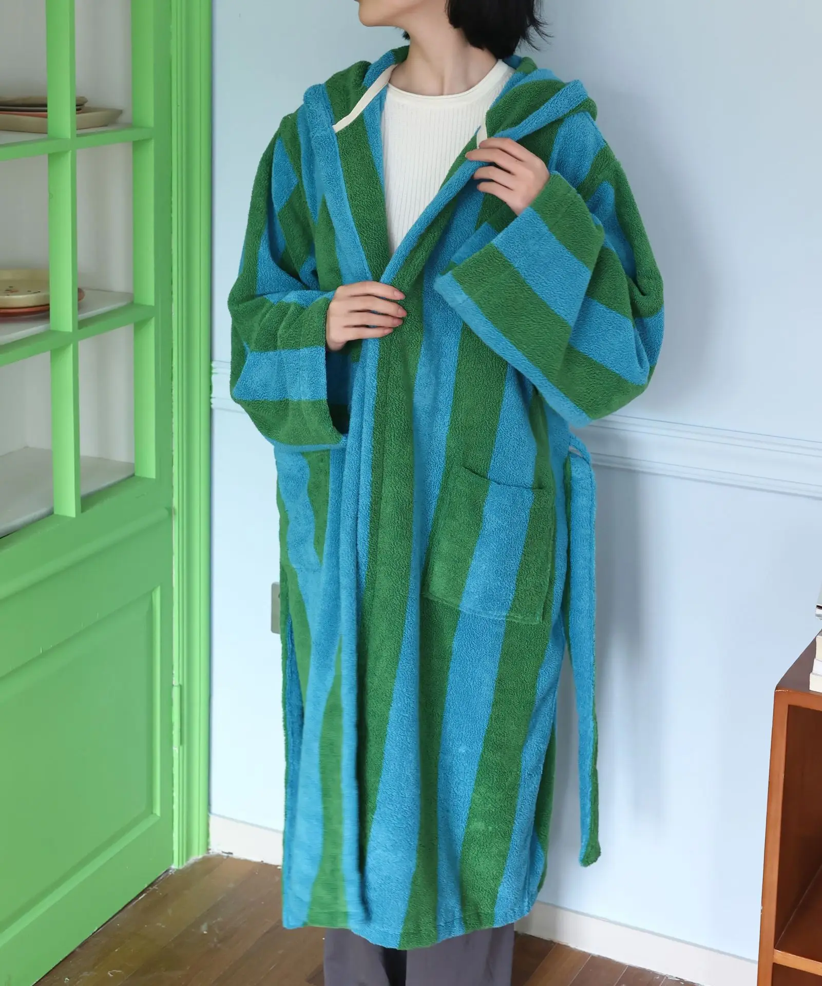 Unisex Colorful Designer Towelling Robe Super Good Absorption Big Hood Robes Woman Vintage Retro Stripe Terry Cotton Bathrobe