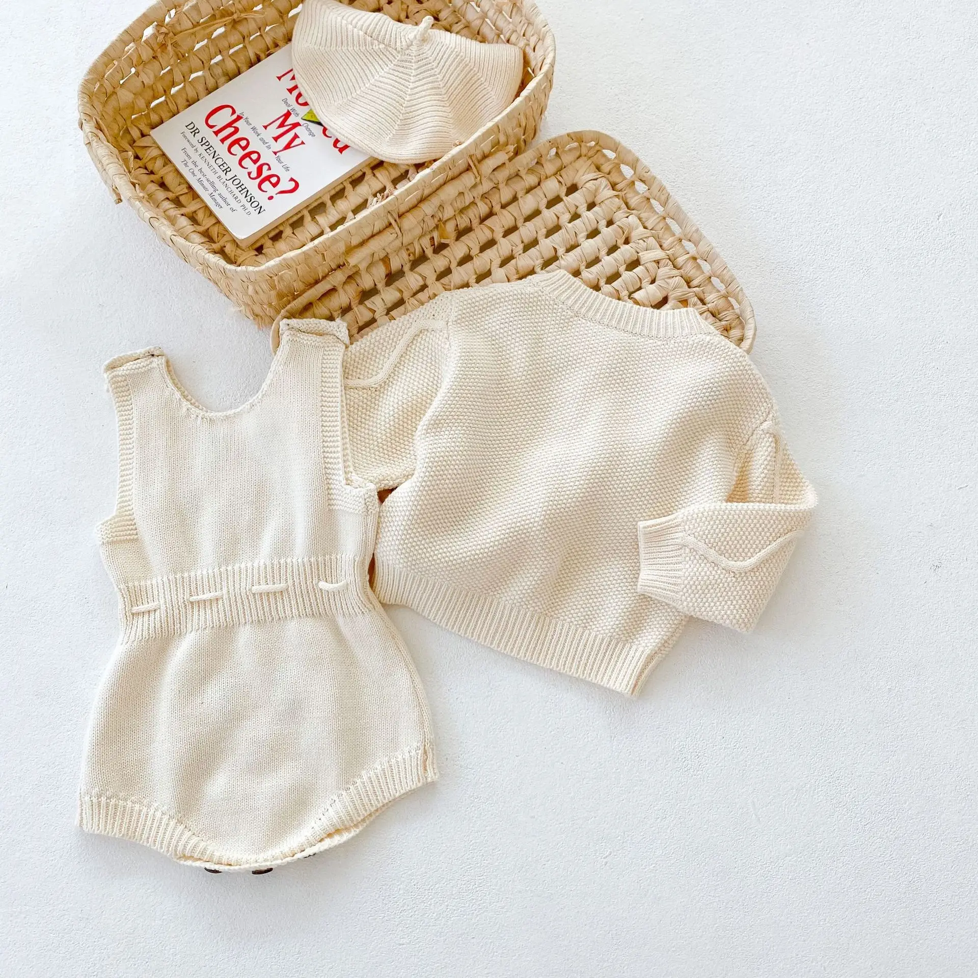 2022 spring and autumn baby boys and girls baby suit small wool ball coat + Ha yi crawling suit two sets