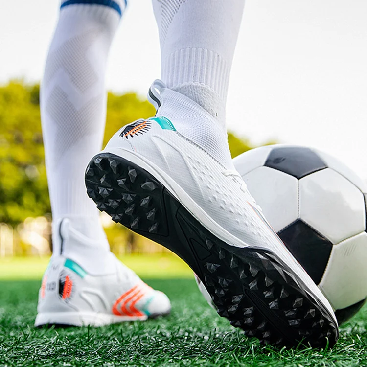 Fashionable Women Mid Cut Long Nail Soccer Boots Men Youth Athletic Non-slip Rubber Sole Football Training Shoes For Kids