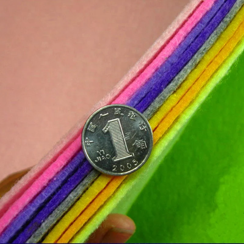 Wholesale Customized China Examples SMS Super Cleaning Soft Dustproof Print 50 GSM 100% PP Spunbond Non Woven Fabric Sheet Rolls