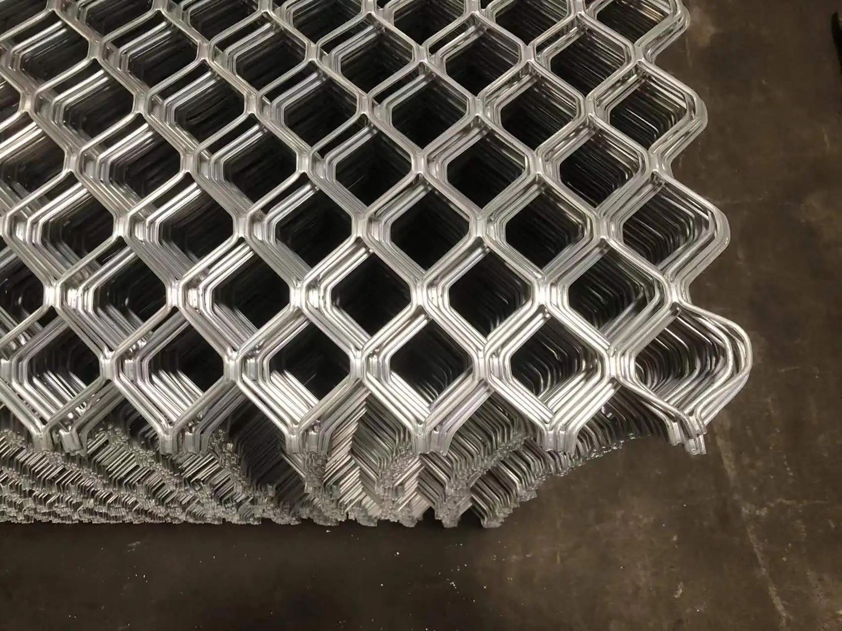 Manufacture High Security Screen Cladding Diamond Hole Flat Aluminum Expanded Metal Mesh