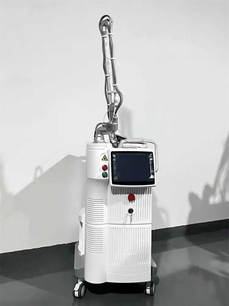 Fractional co2 Laser Face Skin Resurfacing Machine 10600nm CO2 Fractional Laser Beauty Equipment For Acne Scar Removal