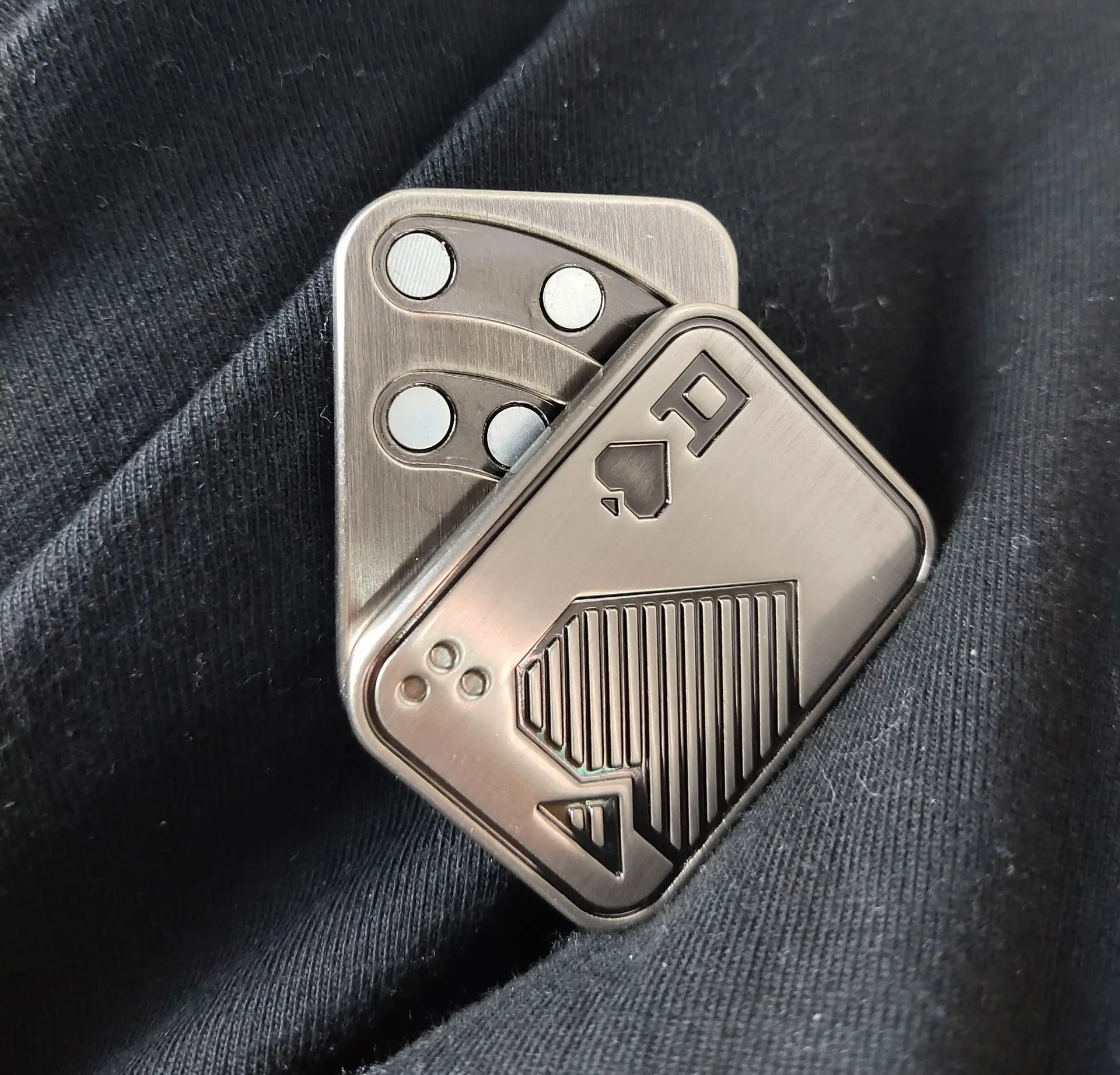 2024 Metal Poker Fidget Slider Magnetic EDC Fidget Toys Stress Relief Poker Push Card Fidget Toy Manually Rotate Toys