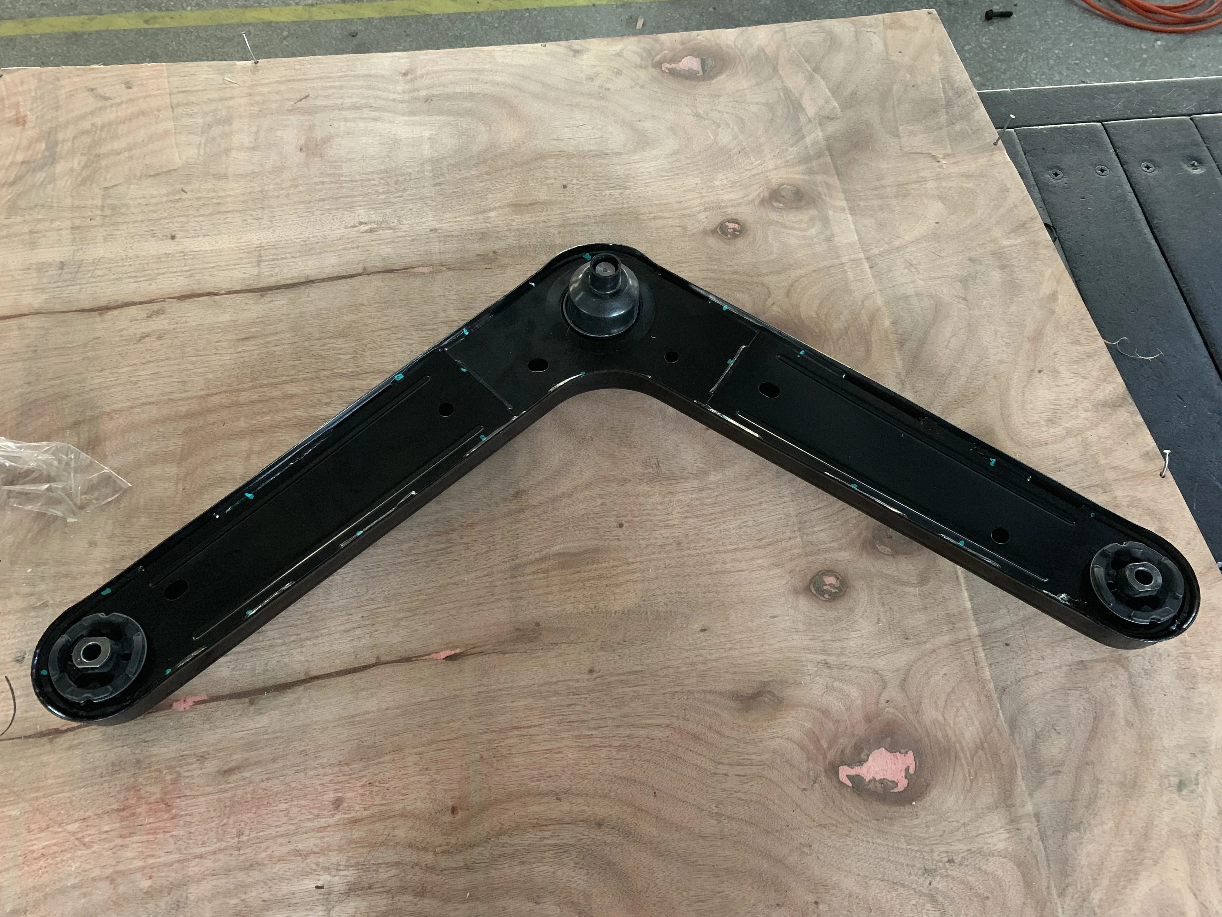 Rear Control Arm Upper Left 52088901AC / 52088901AD for  Chrysler Jeep Liberty Cherokee 02-07