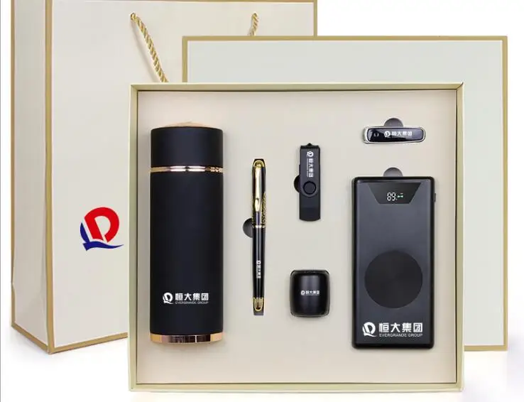 6 in 1 Business Gift Set Luxury  ,  Promotion Corporate Gift Set 2019 with Speaker Vacuum Cup Wireless Charger Power Bank