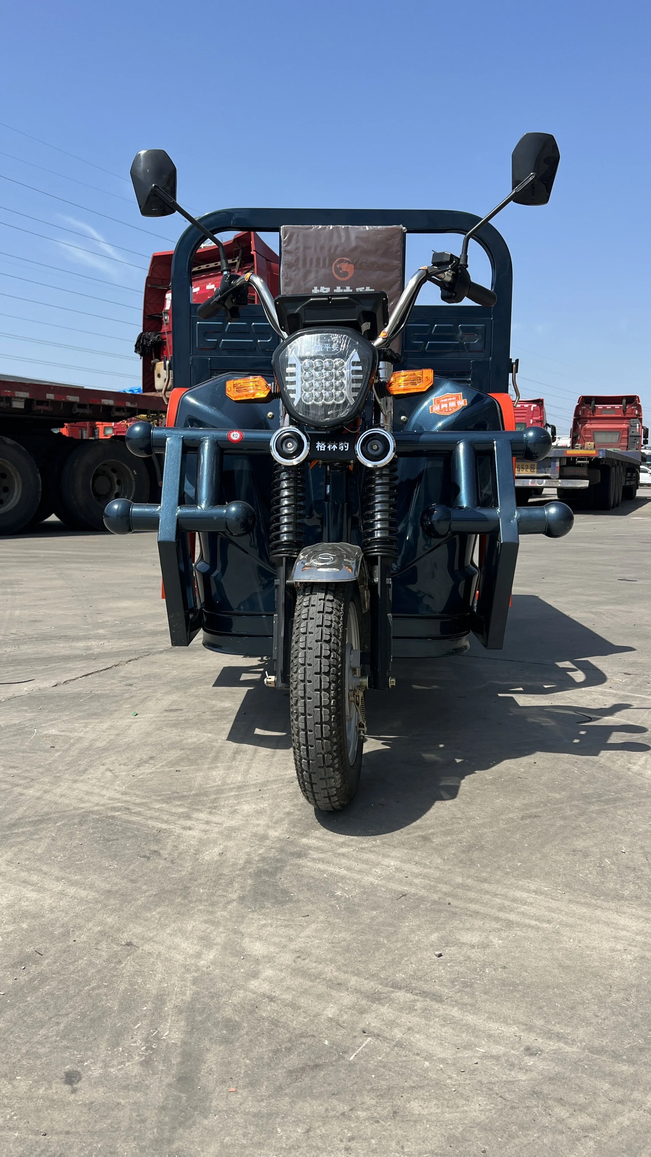 LESHENG factory export electric tricycle WITH SELF-DISCHARGING function  big motor Electric three wheeler ELECTRIC  tricycles