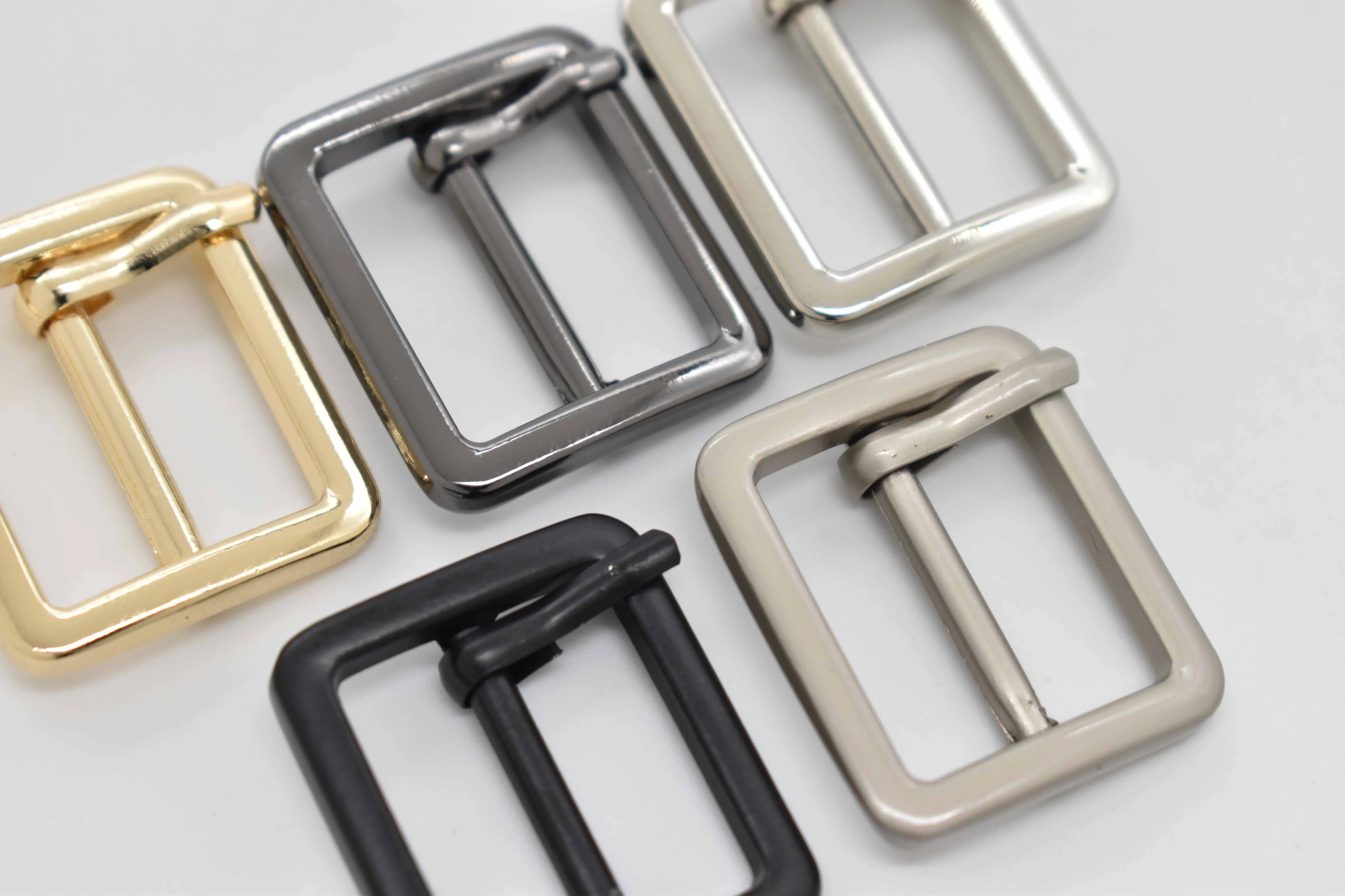 Factory supply 20mm 25mm 30mm Garment Accessories Hardware Adjustable pin buckle
