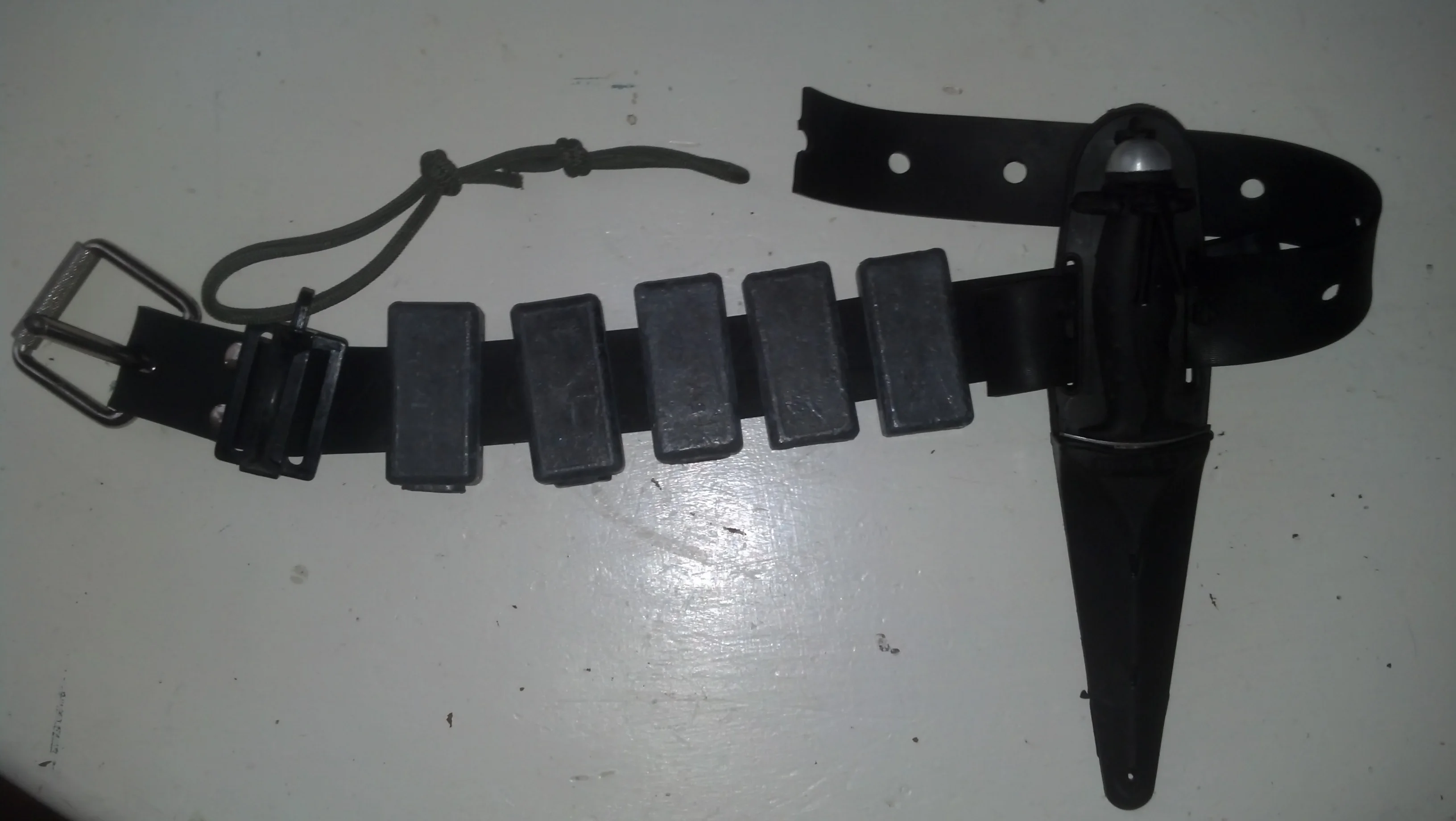 Heavy duty rubber weight belt for free diving and spearfishing