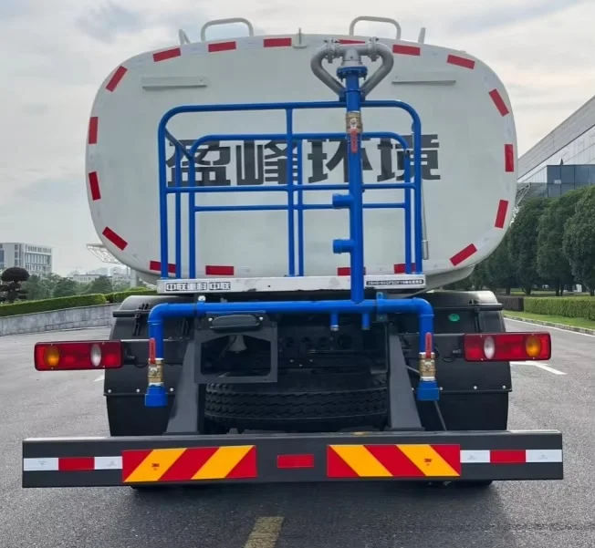 Dongfeng Cummins Engine 4X2 Special-Purpose Cement Trucks for City Road Cleaning & Water Transportation