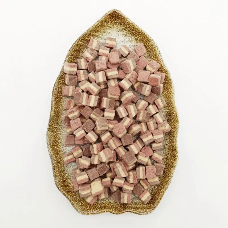 Wholesale freeze-dried cat snacks Pet snacks pet food Freeze dried cranberry goat milk cube Freeze dried dog snacks and dog food