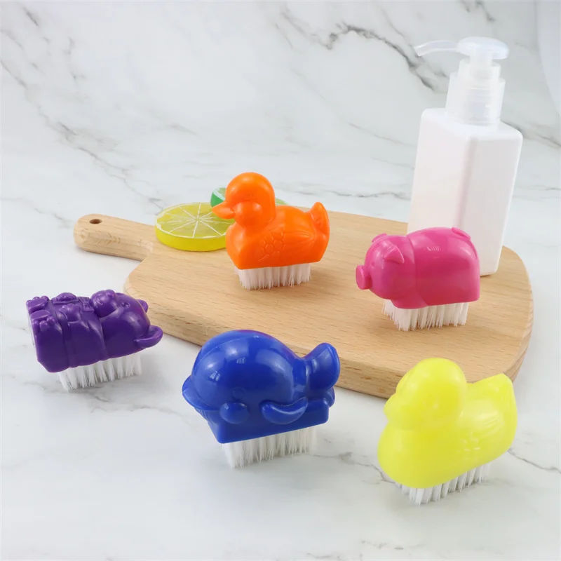 Hot sale cartoon animal shape plastic cute children bathing and hands-washing cleaning nail cleaning brush dust