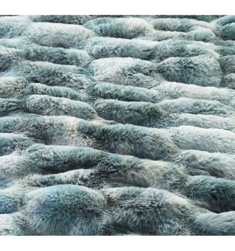 Jacia_Faux_Fur_Throw_(3).jpg