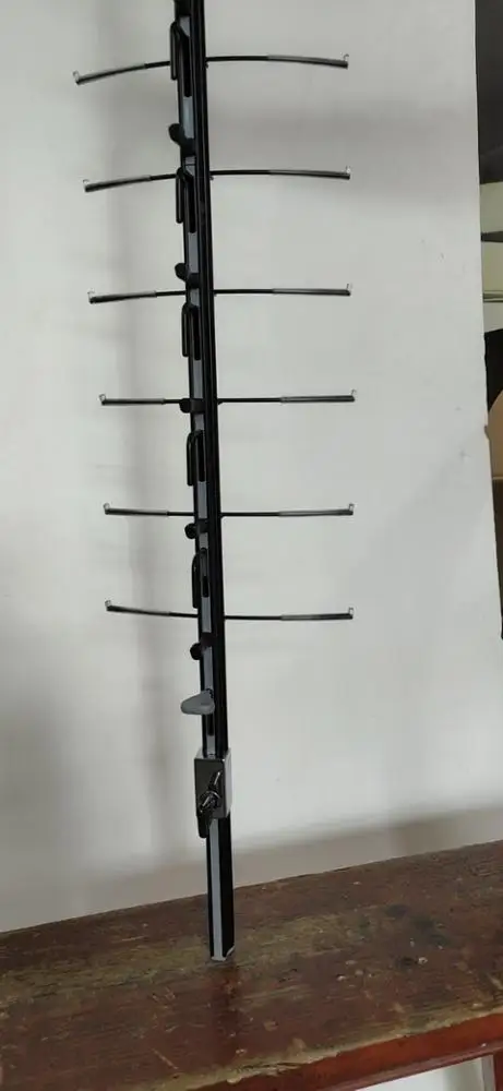 wall mounted glasses display rods