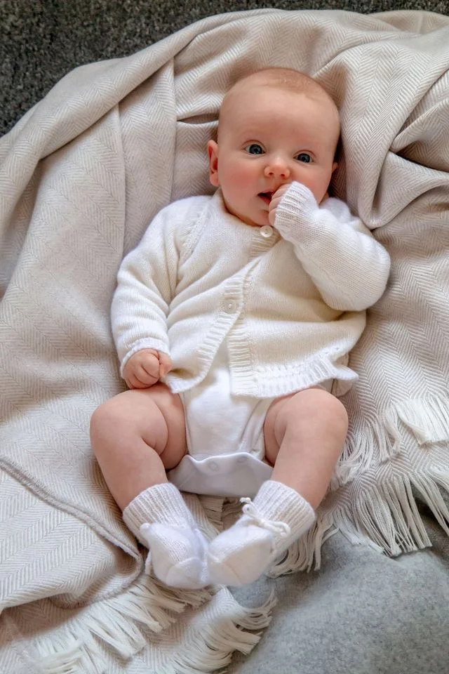 Cute drawstring cashmere knitted baby booties