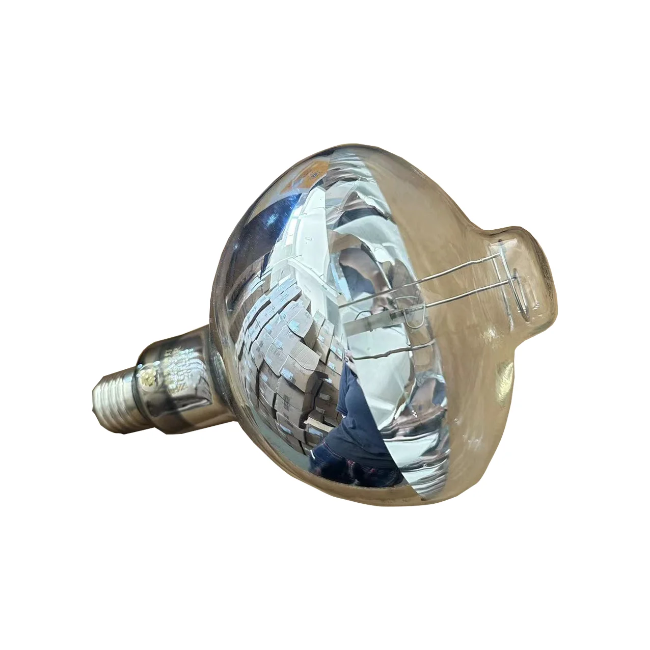 High luminous efficiency and low power consumption High pressure sodium lamp has strong fog-permeable ability and does not rust