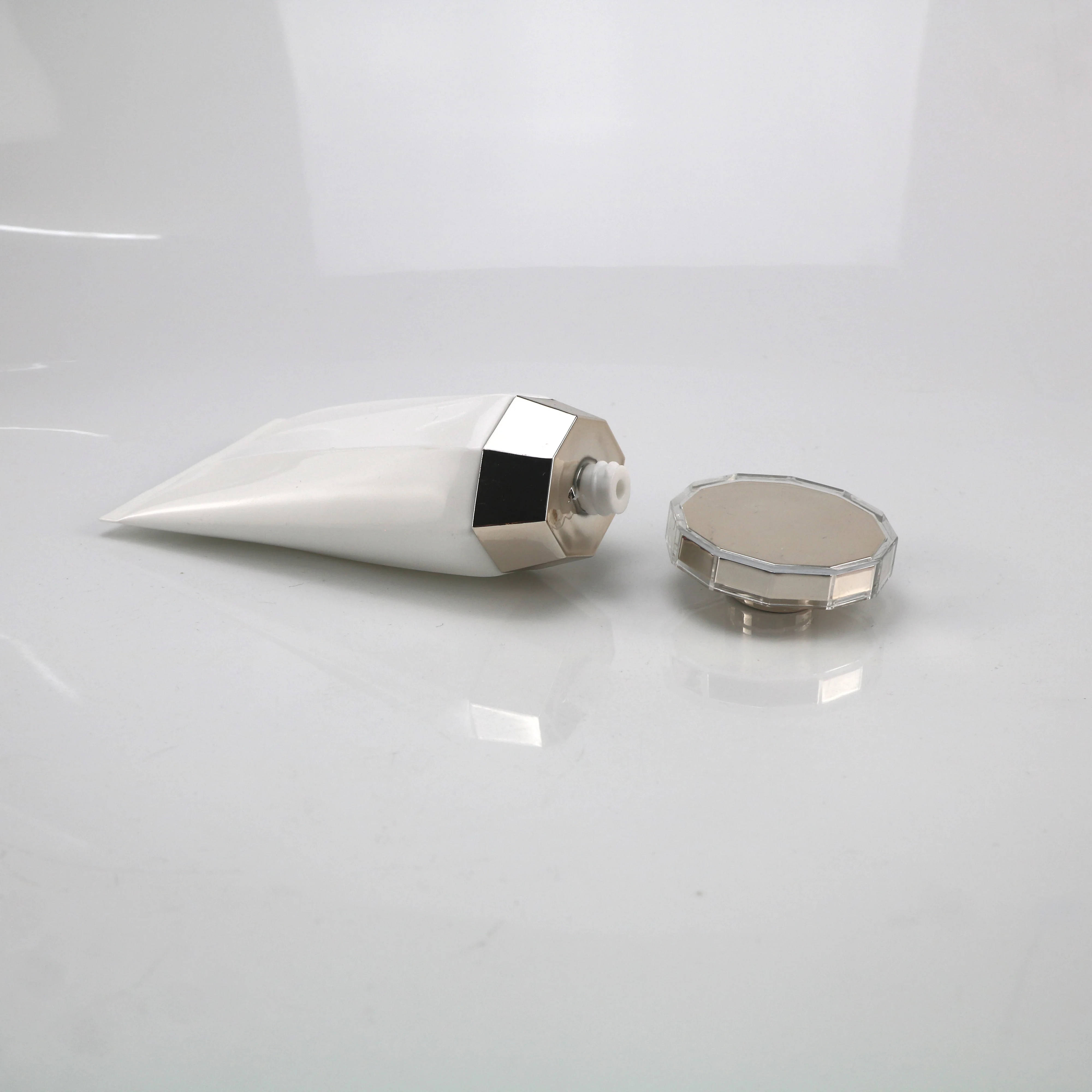  2021 Горячая Распродажа Новый продукт 180 мл Роскошная Косметическая пластиковая трубка для очищения лица