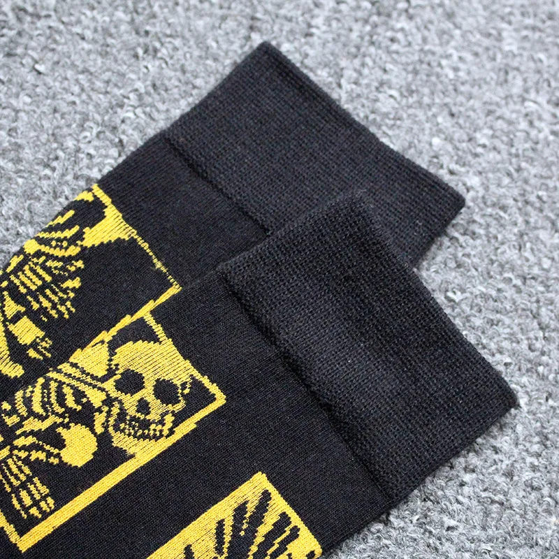 Custom Designer Wholesale Hip Hop Skull Pattern Black Street Fashion Boys Crew Socks Mid Calf Men Casual Sock