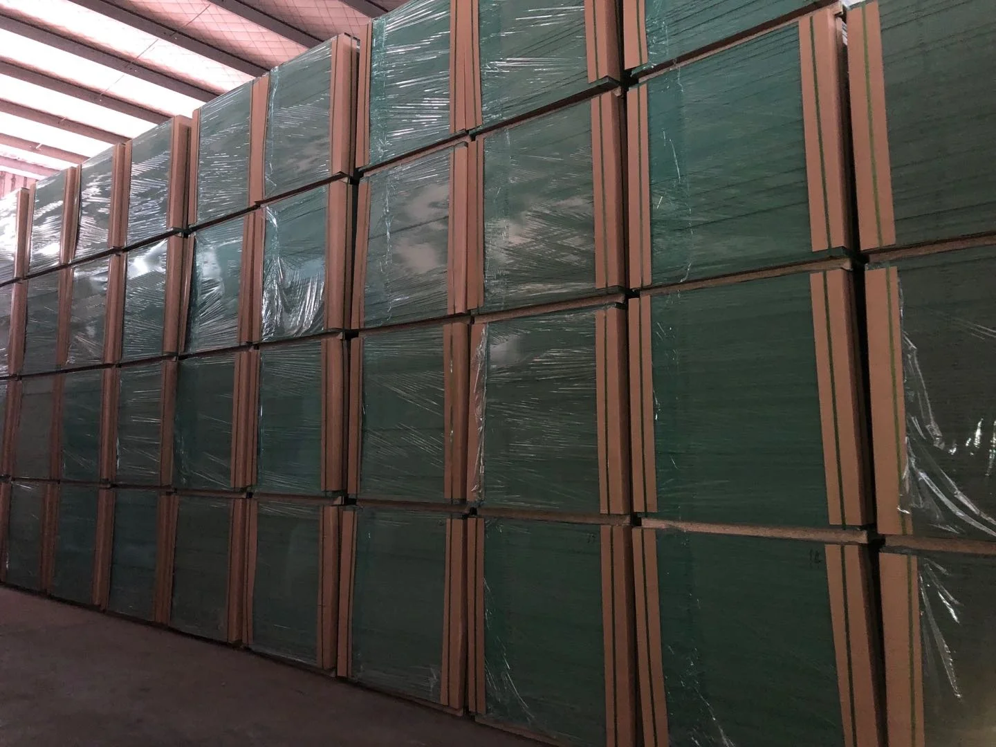 MDF HMR MDF Board Hot Sale 4 8ft 6mm 8mm 9mm 12mm 15mm 18mm Cheap Prices Green Plain Kitchen Wood Furniture Technical