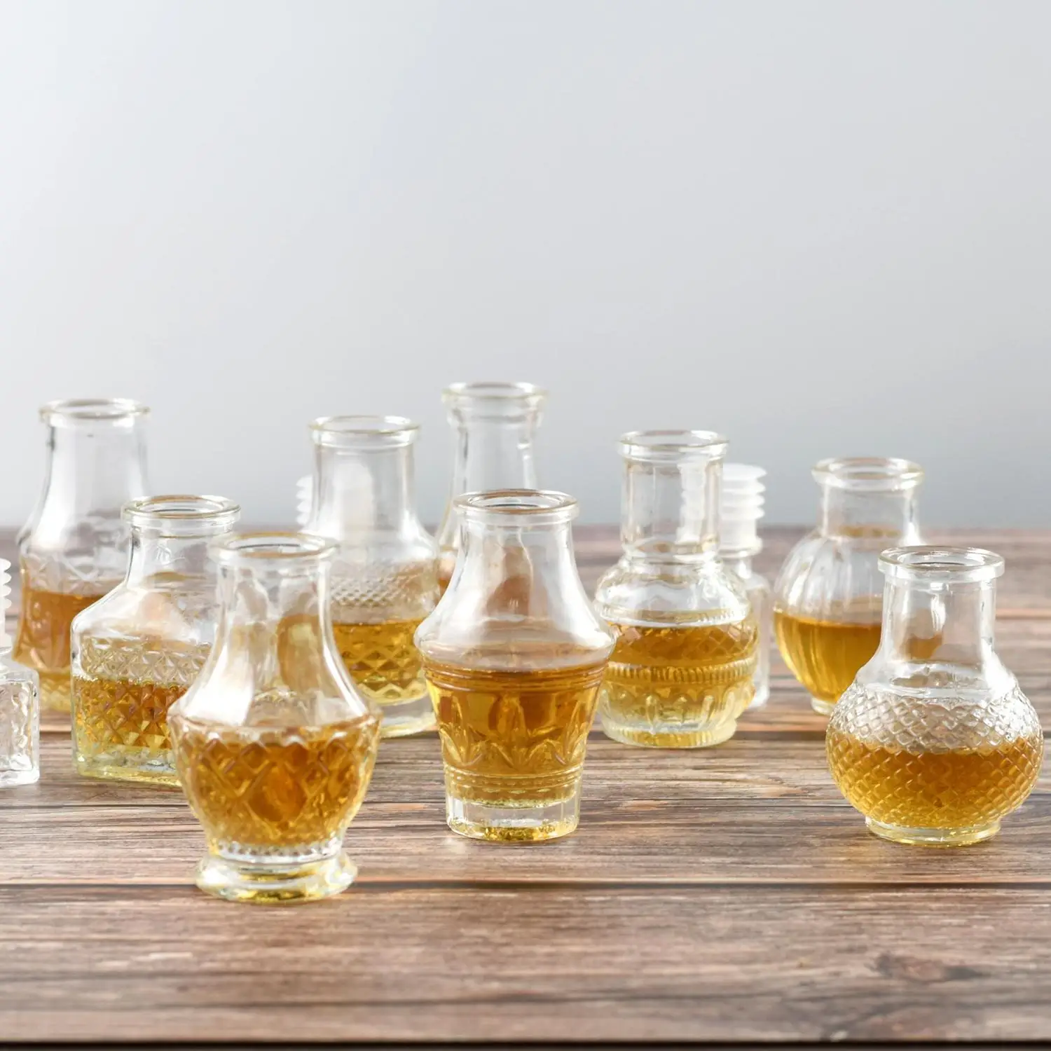 Small Glass Alcohol Bottles Mini Wine Bottles Reusable Empty Spirit Bottle With Airtight Stopper Wedding Party 1.7 oz