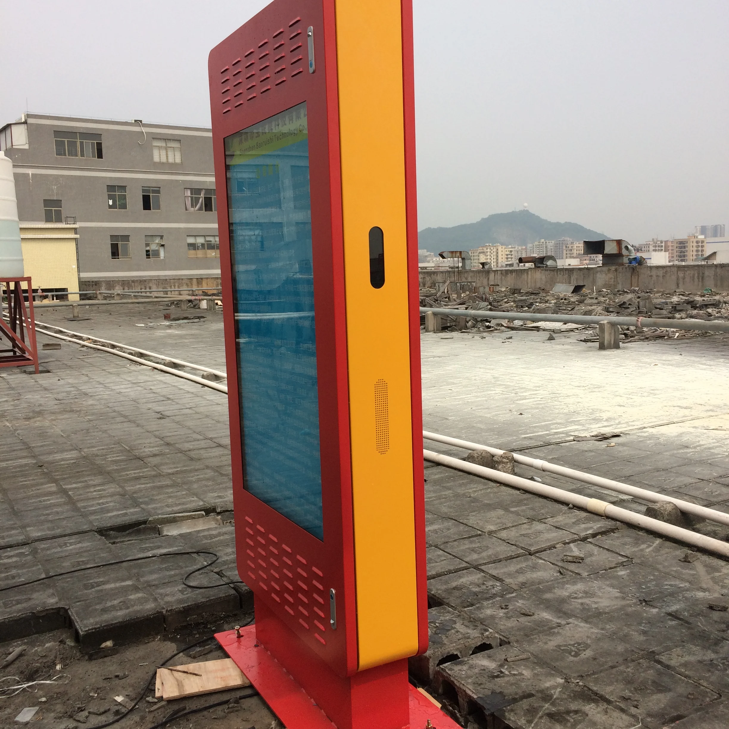 43inch 3000cd/m outdoor weather proof smart  advertising playing equipment Salt spray resistant for seaside use